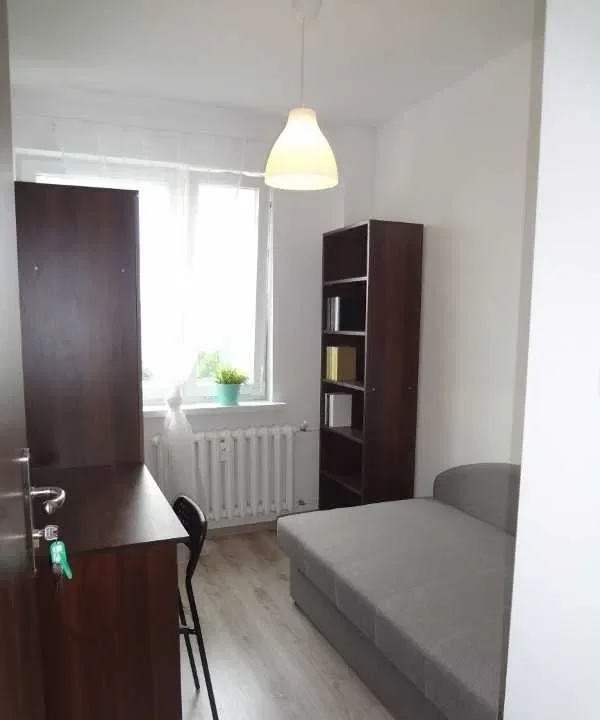 Pokój na osiedlu Sobieskiego 2a, 700zł za wszystko, 7m2