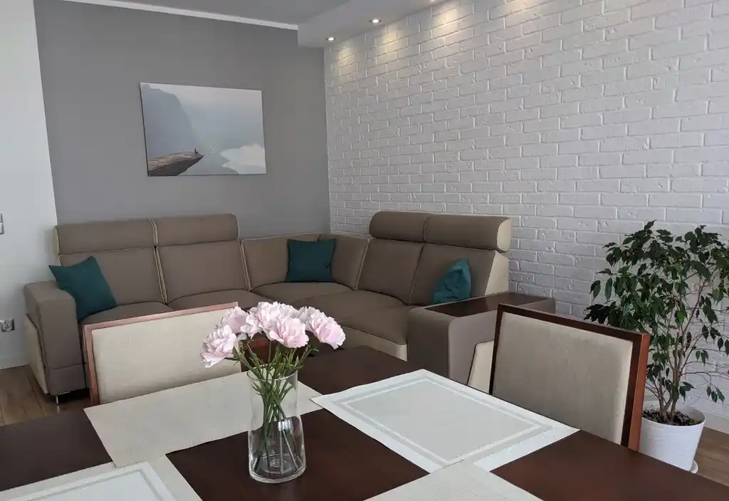 3 pokoje, 65 m², balkon i garaż - bez pośredników - zdjęcie 2