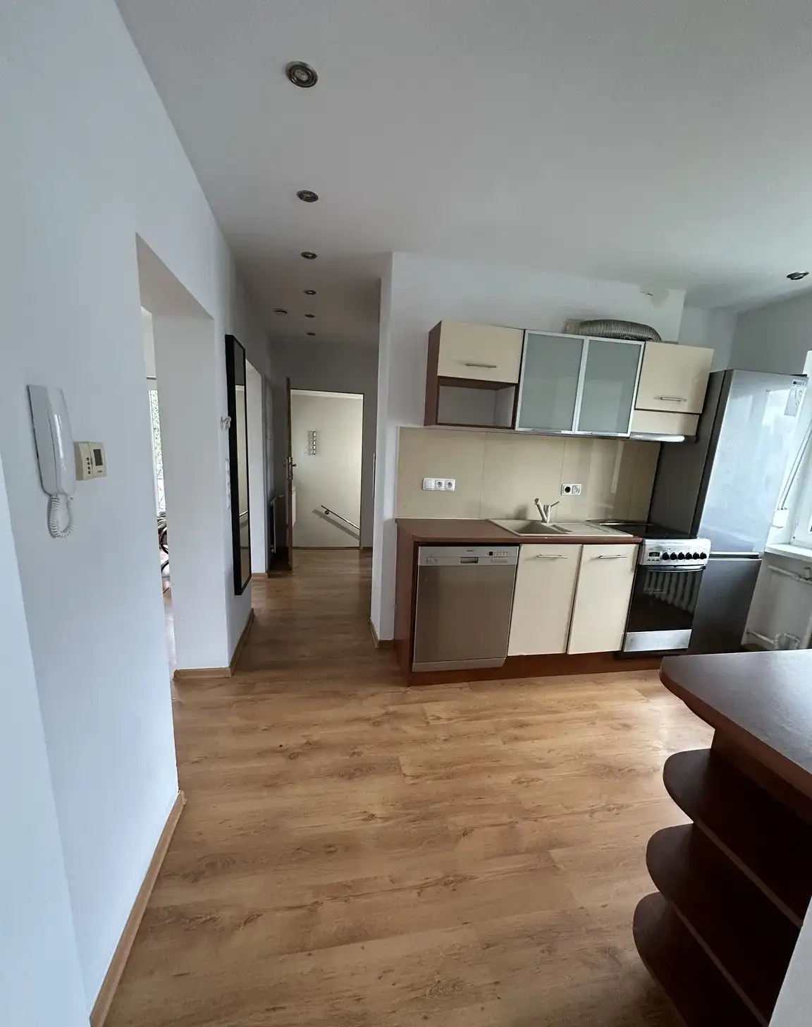 Mieszkanie 70m², 3 pokoje z 2 tarasami, bez czynszu, w spokojnej okolicy - zdjęcie 10