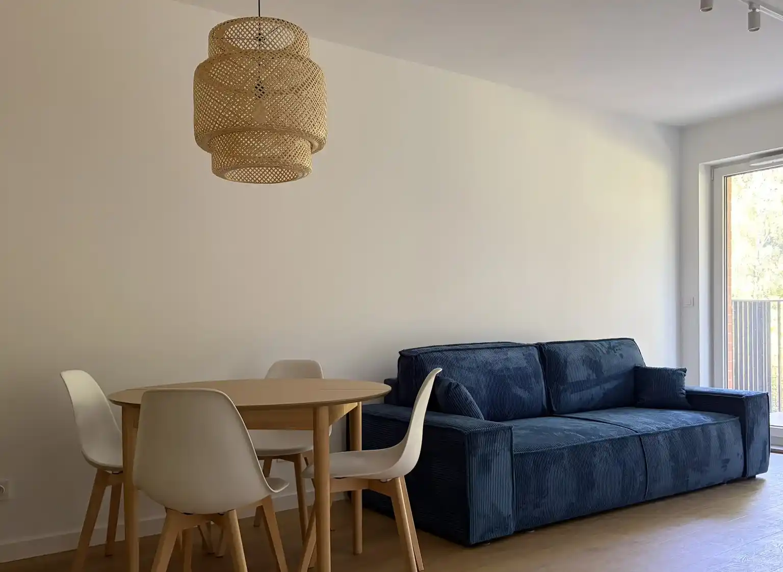 Atrakcyjne nowe mieszkanie z widokiem na starodrzew w Aroma Park - zdjęcie 7