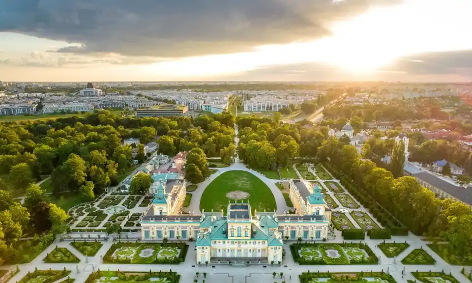 Dom wolnostojący z basenem i ogrodem na Wilanowie - zdjęcie 2