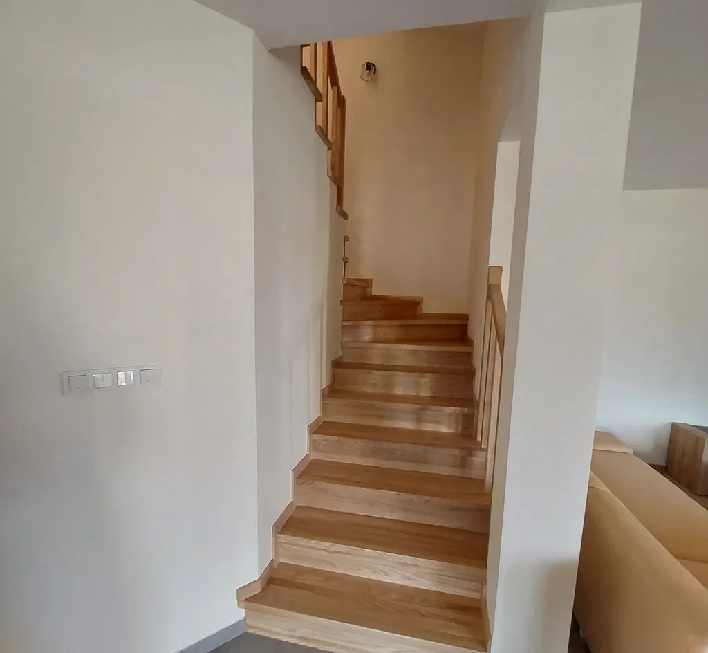 Piękny bliźniak, ogródkiem i garażem - zdjęcie 7