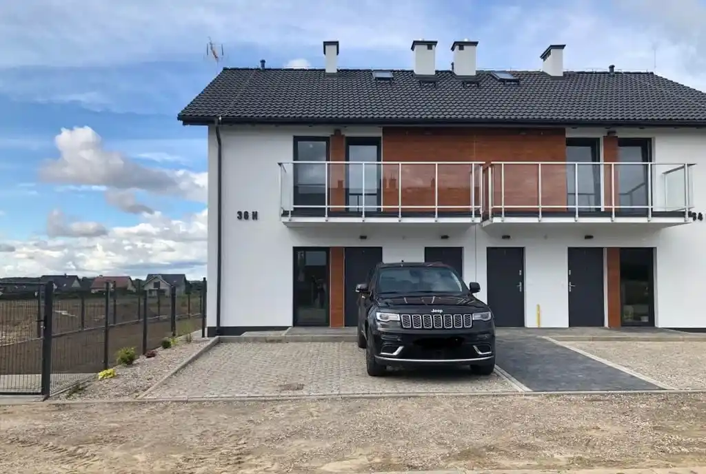 Wynajmę apartament z widokiem na morze i rezerwat przyrody.