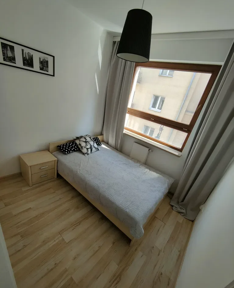 Cicha 10 mieszkanie 42 m2 + garaż w budynku - zdjęcie 5