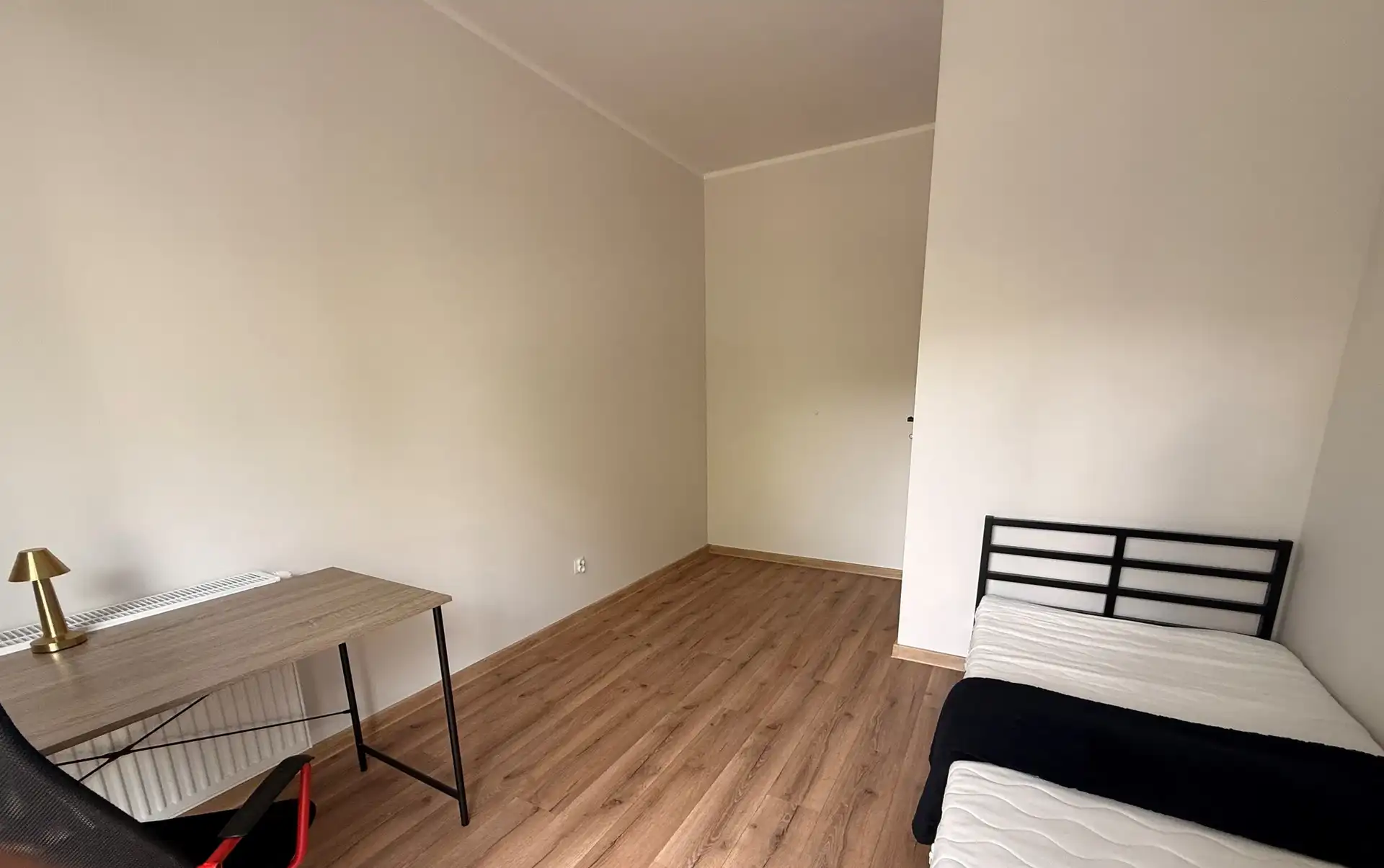 Nowoczesny pokój 11 m2 z balkonem / Gliwice, ul. Kochanowskiego 38 - zdjęcie 6