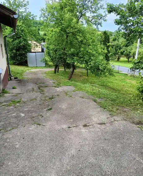 Do Wynajęcia zadbany dom z dużą działką (30 ar) – przestrzeń do własnej aranżacji Krzemienna - zdjęcie 8