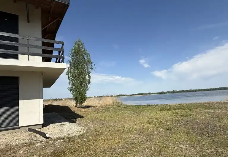 Dom nad Jeziorem L. brzegowa W trakcie remontu Wynajmę długoterminowo - zdjęcie 6