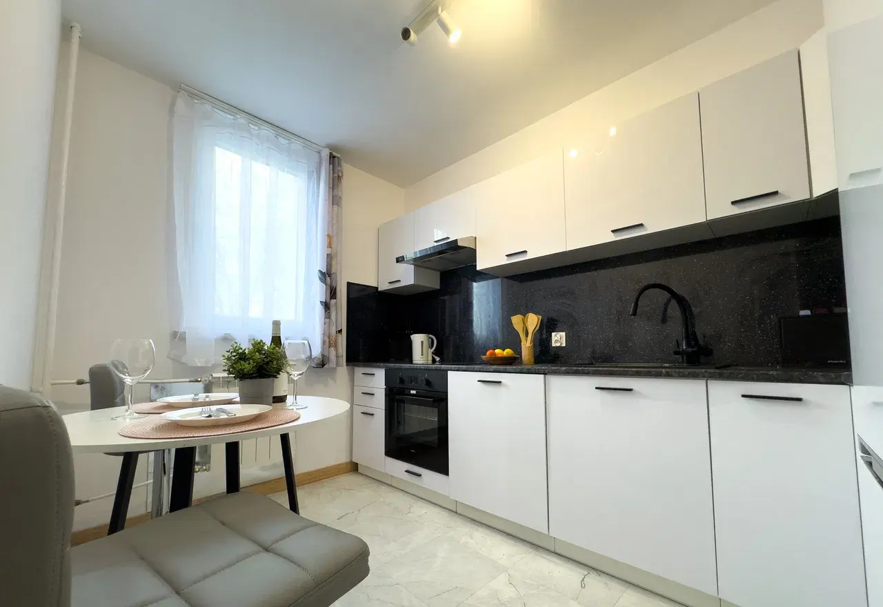 Przestronny 3 Pokojowy Apartament | Balkon | Parking | Torbyd - zdjęcie 3