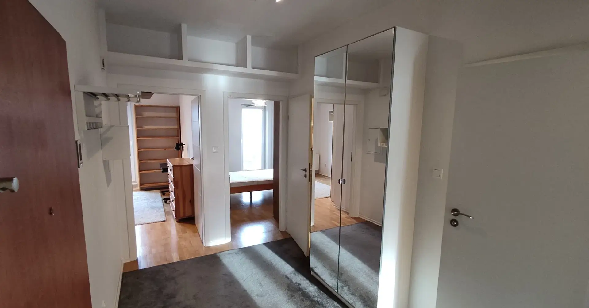 Apartament + 2 miejsca parkingowe - zdjęcie 8