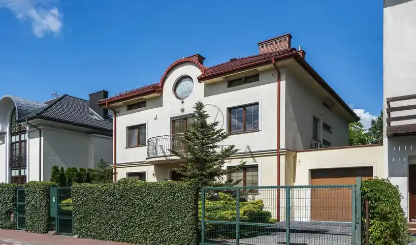 Komfortowa rezydencja z basenem na Wilanowie