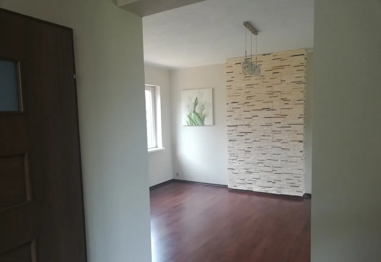 Dom na wynajem w Szczecinie-Dąbiu z garażem w podpiwniczeniu - zdjęcie 2