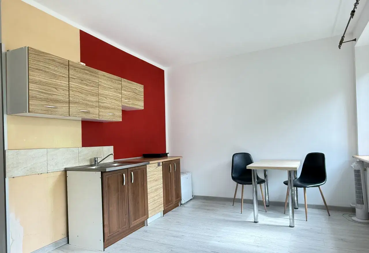 Kawalerka w centrum- parter. Bez żadnych prowizji. - zdjęcie 3