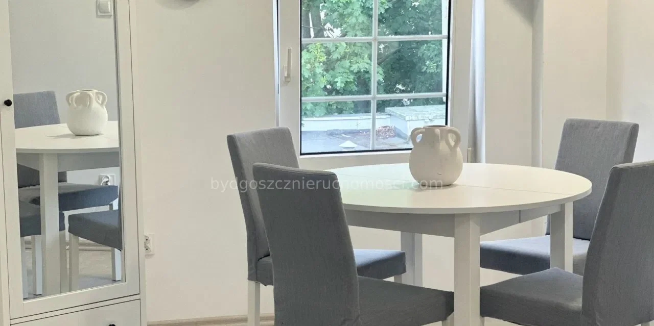 Przytulna kawalerka w ścisłym Centrum - zdjęcie 2