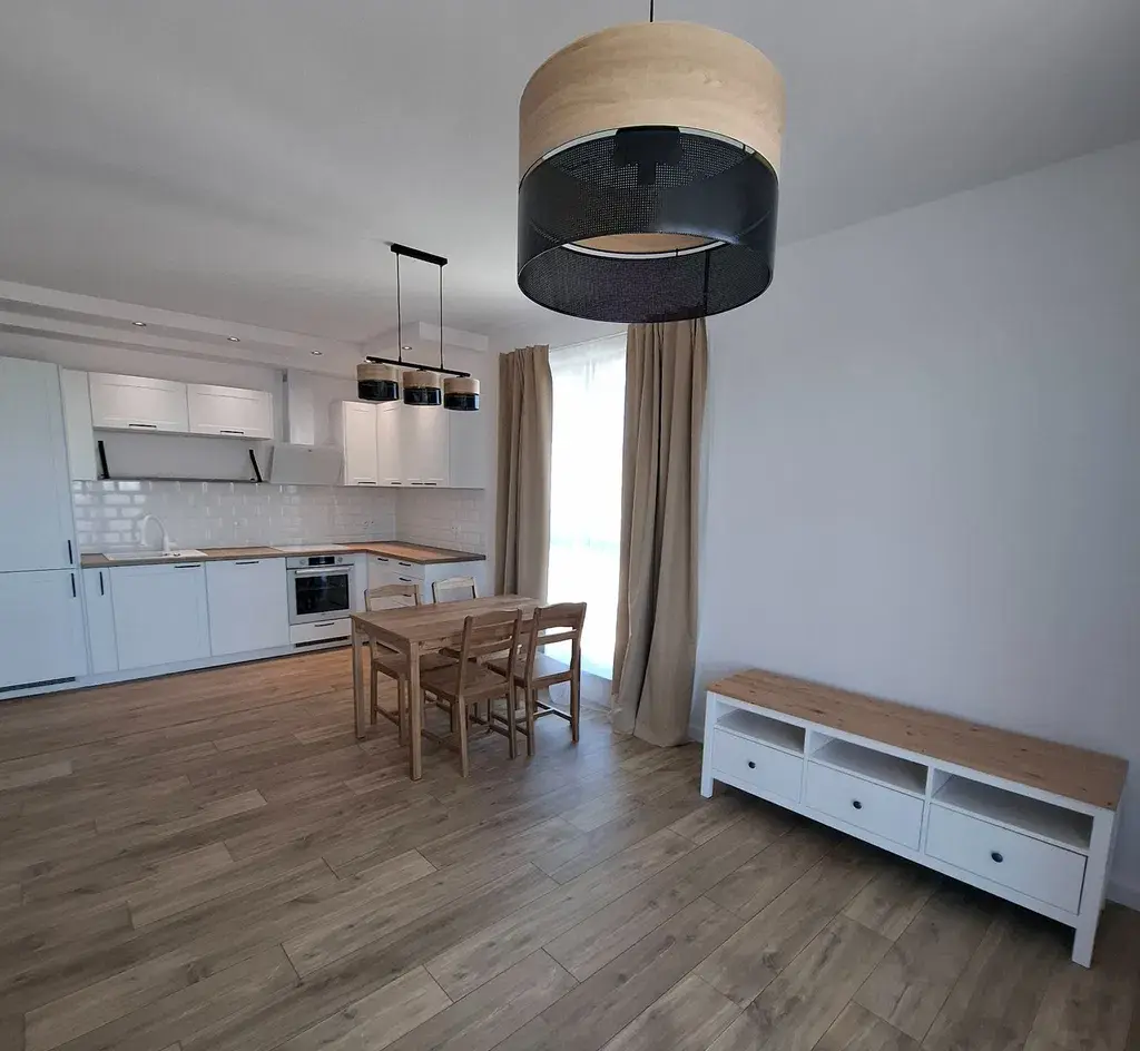 Mieszkanie 3-pokojowe z balkonem i 2 miejscami parkingowymi w cenie!