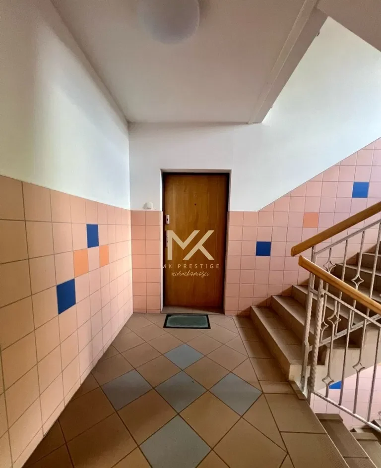 Przestronna kawalerka 40 m² z balkonem, garażem i komórką - zdjęcie 10