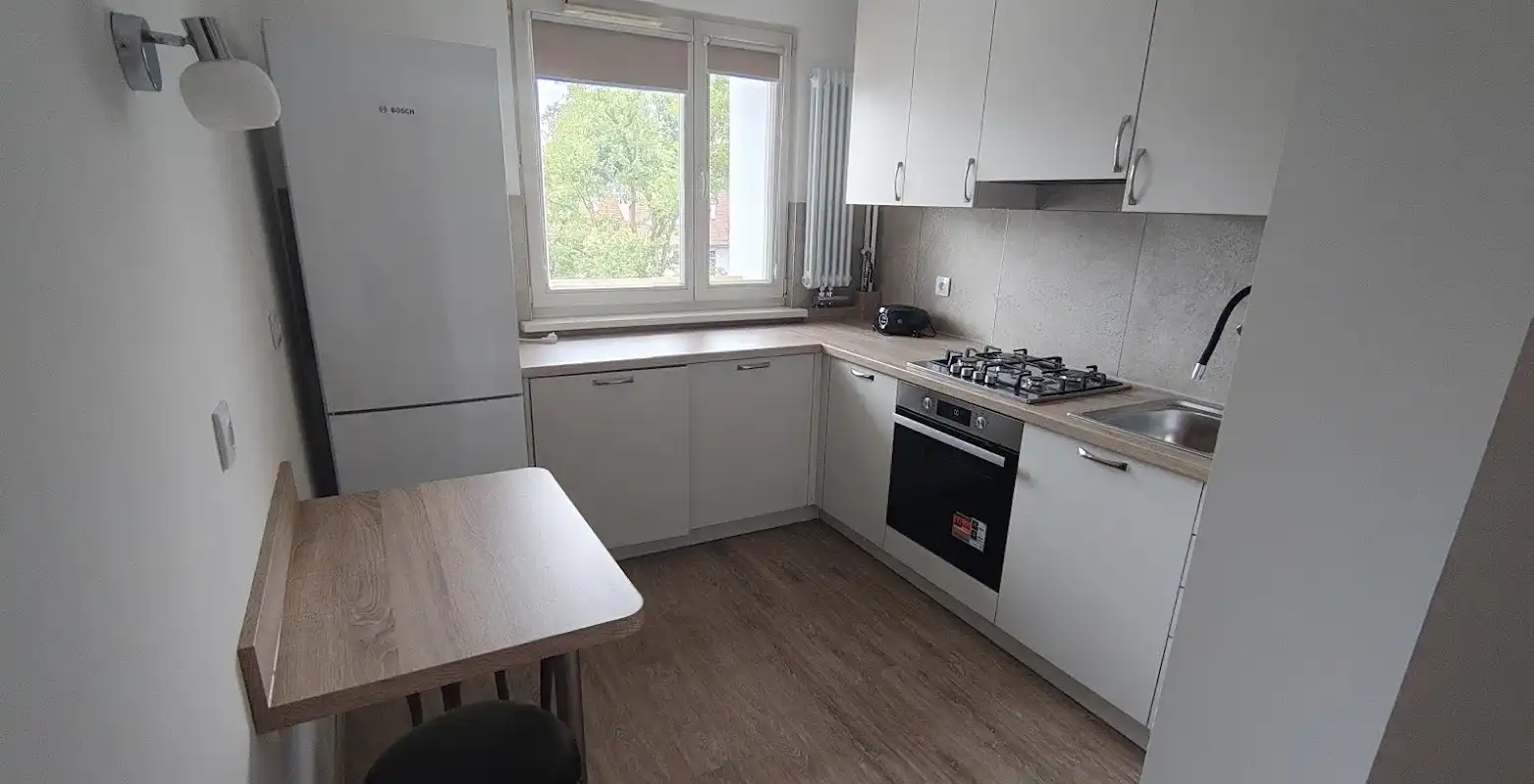 Krzyki, al. Wiśniowa - balkon, kuchnia oddzielna - zdjęcie 4