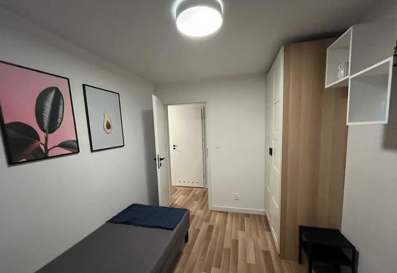Pokój jednoosobowy 14m2 z balkonem na warszawskim Mokotowie przy ul. Żywnego - zdjęcie 2