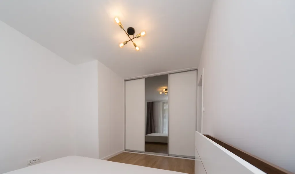 Elegancki apartament w centrum miasta - zdjęcie 10