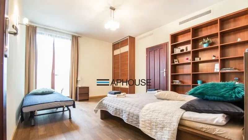 4-pokojowy apartament w centrum Krakowa - zdjęcie 9