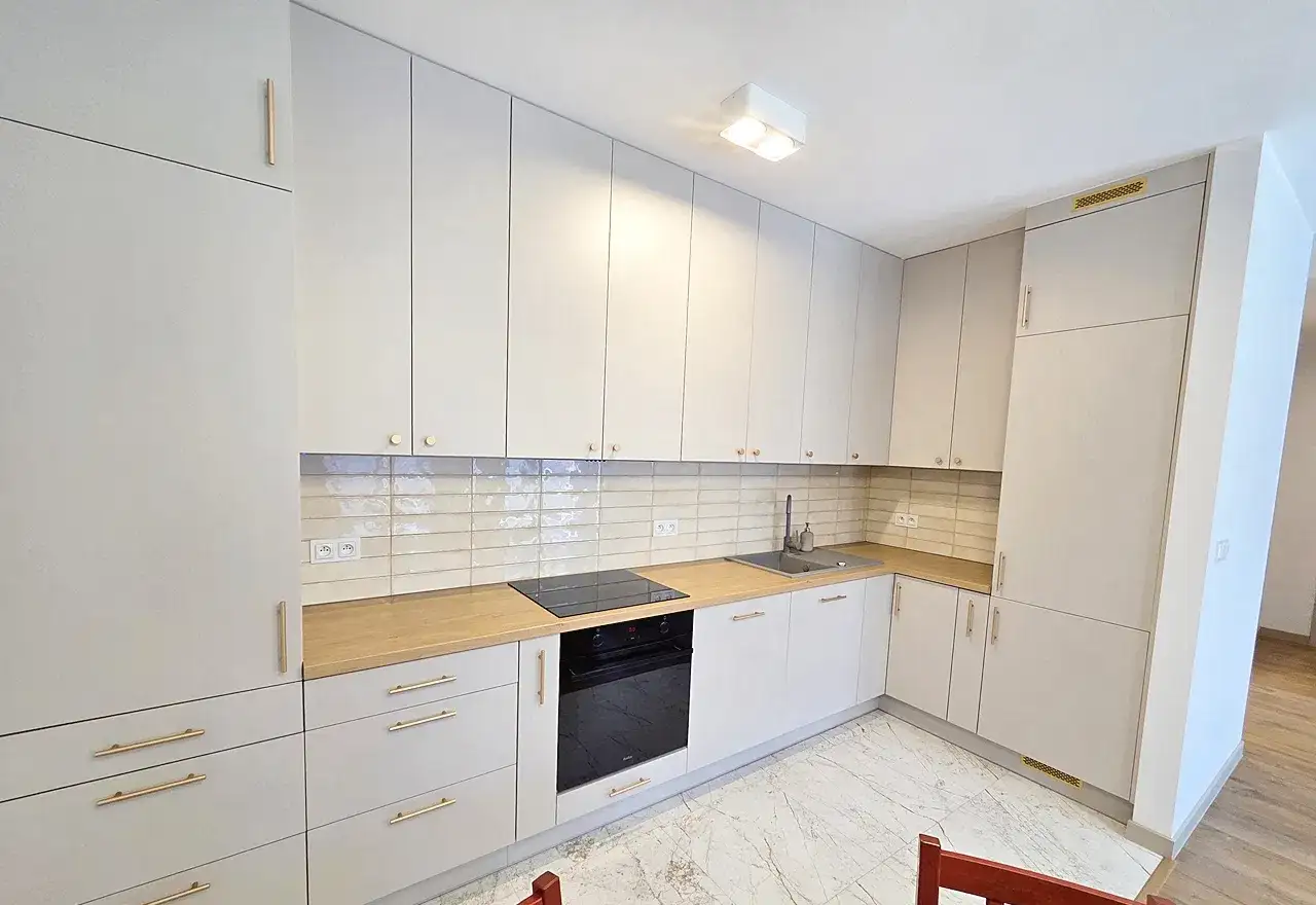 APARTAMENT Z MIEJSCEM POSTOJOWYM W HALI GARAŻOWEJ - zdjęcie 4
