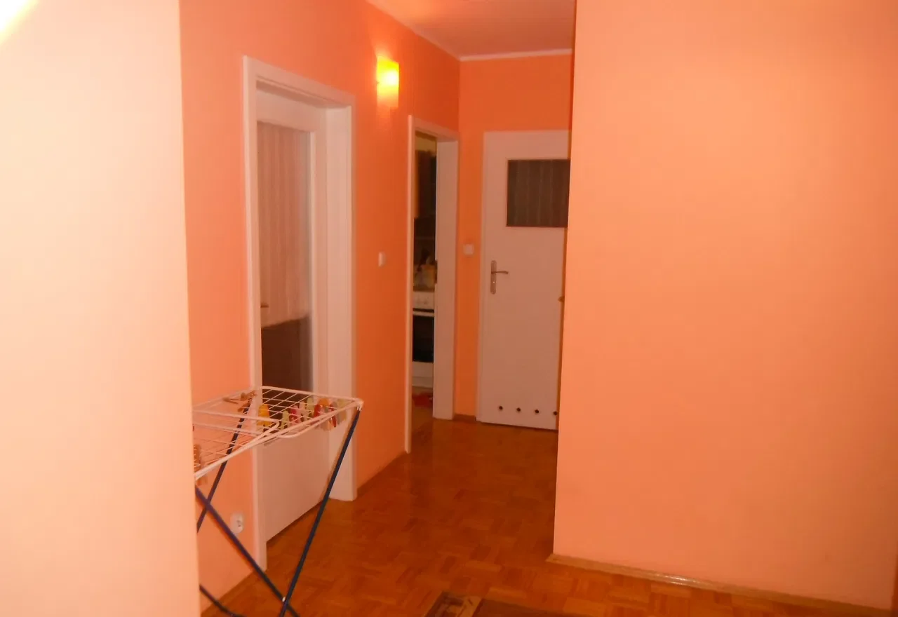 Pokój dwuosobowy z wyposażeniem w Toruniu - zdjęcie 8