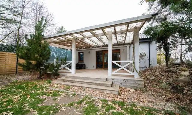 Parterowy Dom 330 m² z patio i leśnym ogrodem - zdjęcie 4