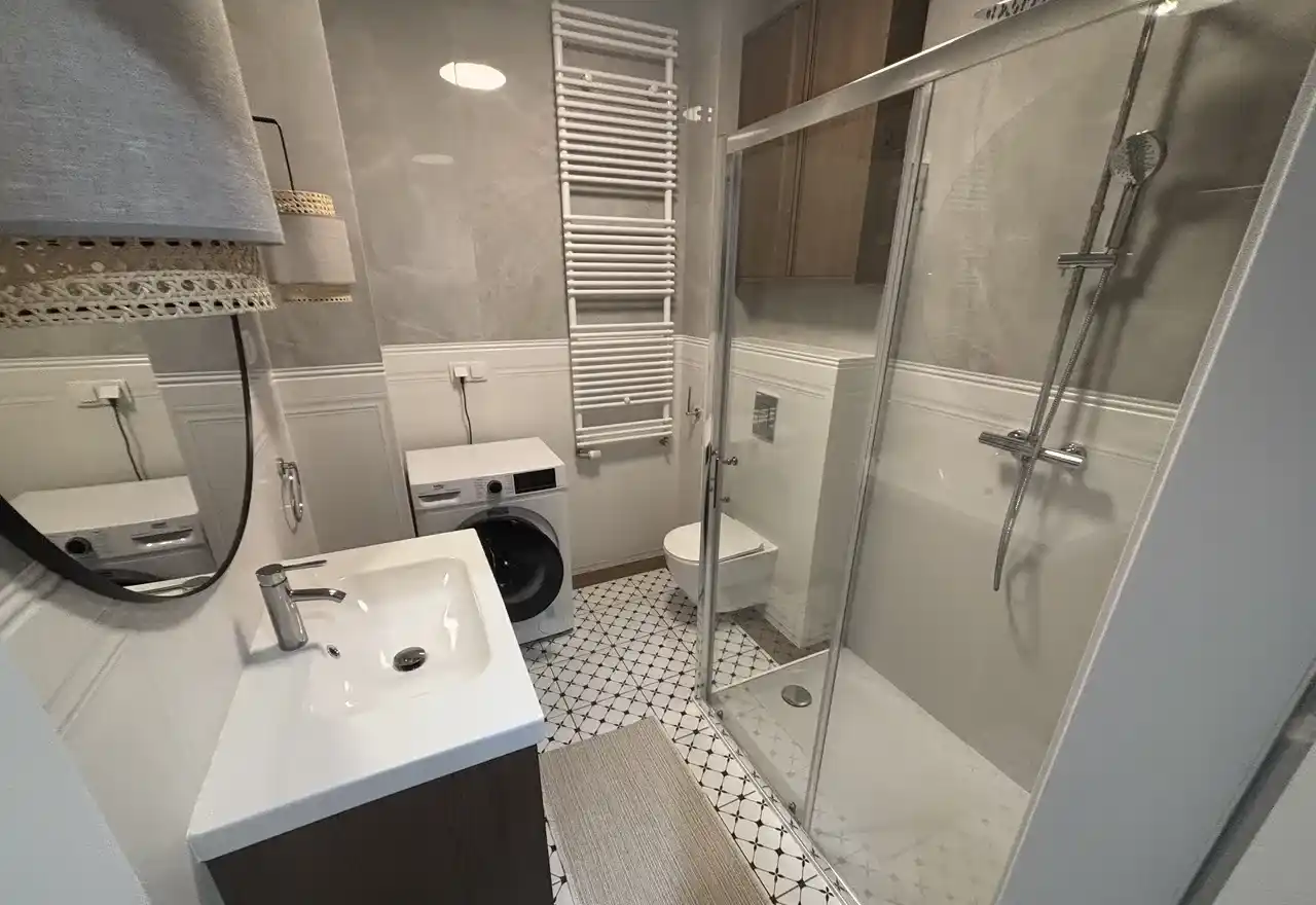 APARTAMENT w ŚRÓDMIEŚCIU! WYSOKI STANDARD Z BALKONEM! PIERWSZY NAJEMCA - zdjęcie 10
