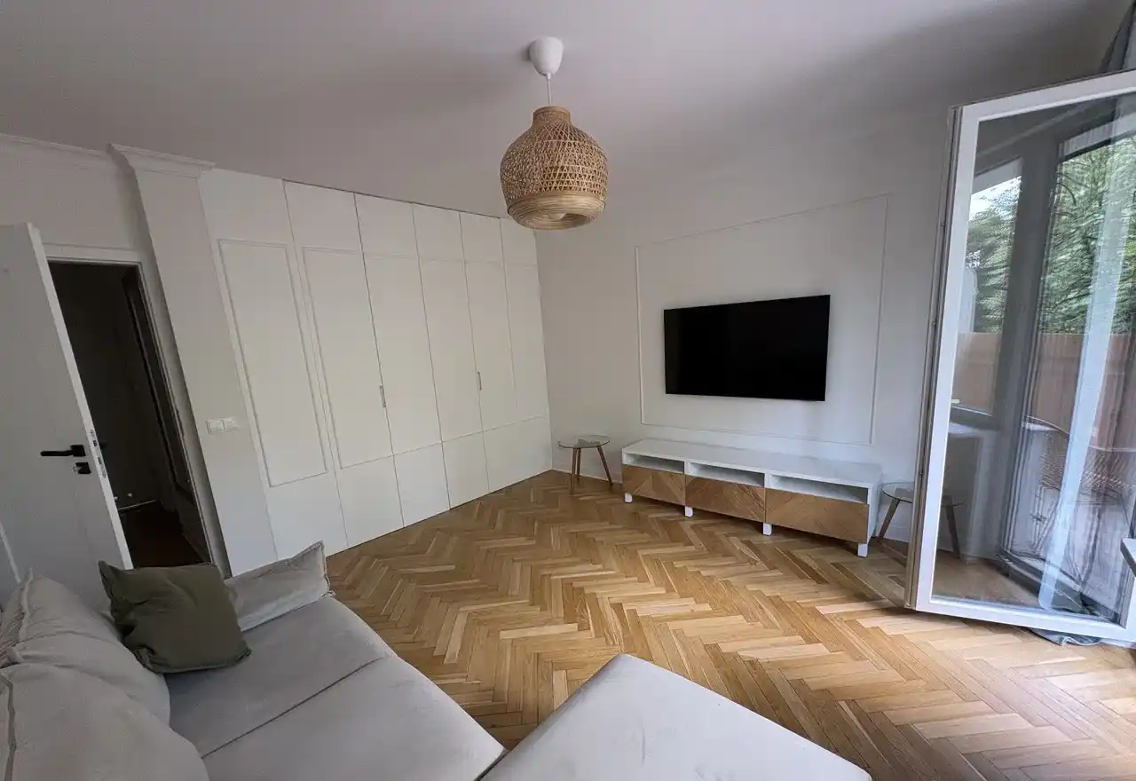 Ciche mieszkanie 2-pokojowe na Mokotowie z balkonem wysoki standard - zdjęcie 10