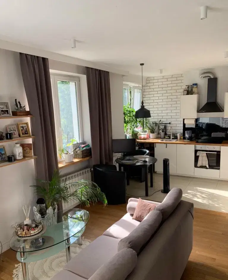 Przestronne studio na Paryskiej Saska Kepa