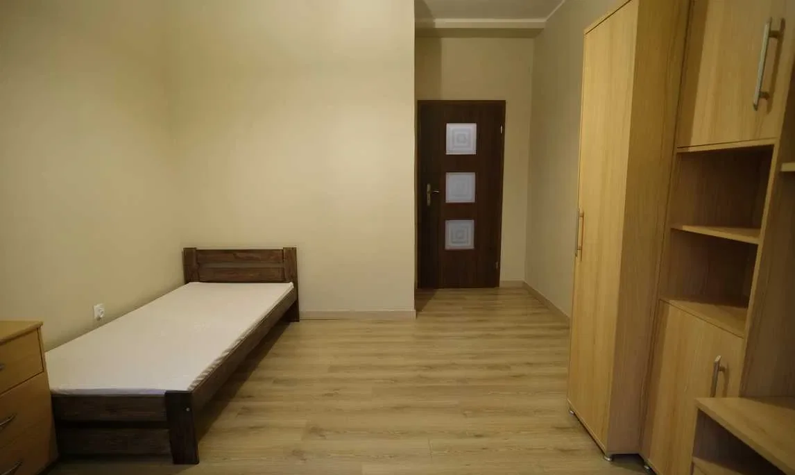 Pokój 1.os na ul. Szamotulskiej naprzeciwko UAM na parterze - zdjęcie 3