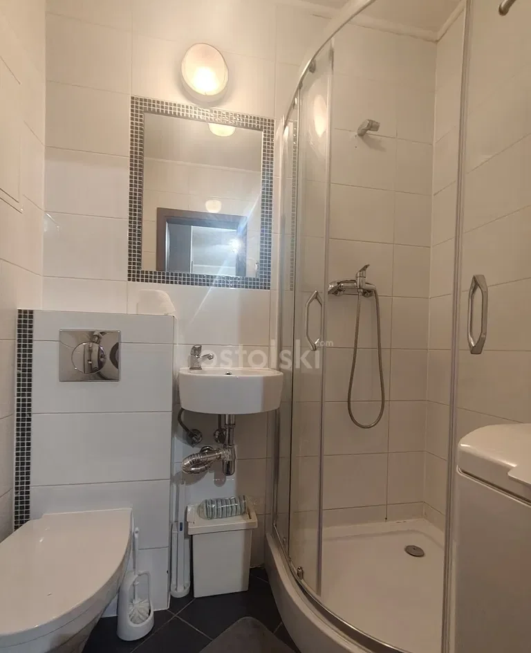 Niezależny układ pomieszczeń z balkonem - zdjęcie 2