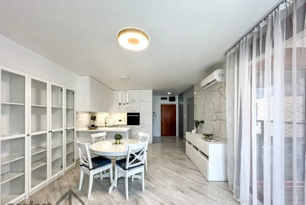 2 pokoje | klimatyzacja  | balkon | garaż | komórka - zdjęcie 2