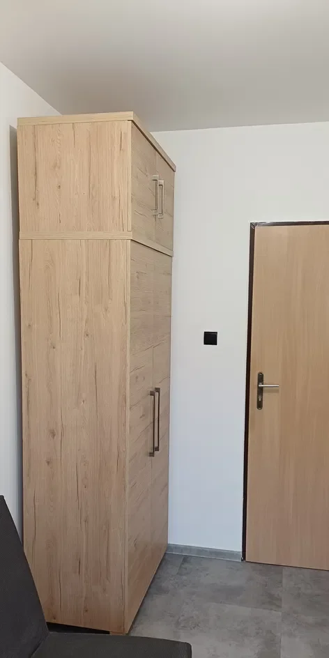 Pokój 1 osobowy po remoncie zamykany na klucz - zdjęcie 6