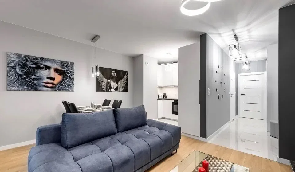 Stylowy Apartament na Wynajem – 2 Pokoje + 2 Miejsca Garażowe w Cenie!