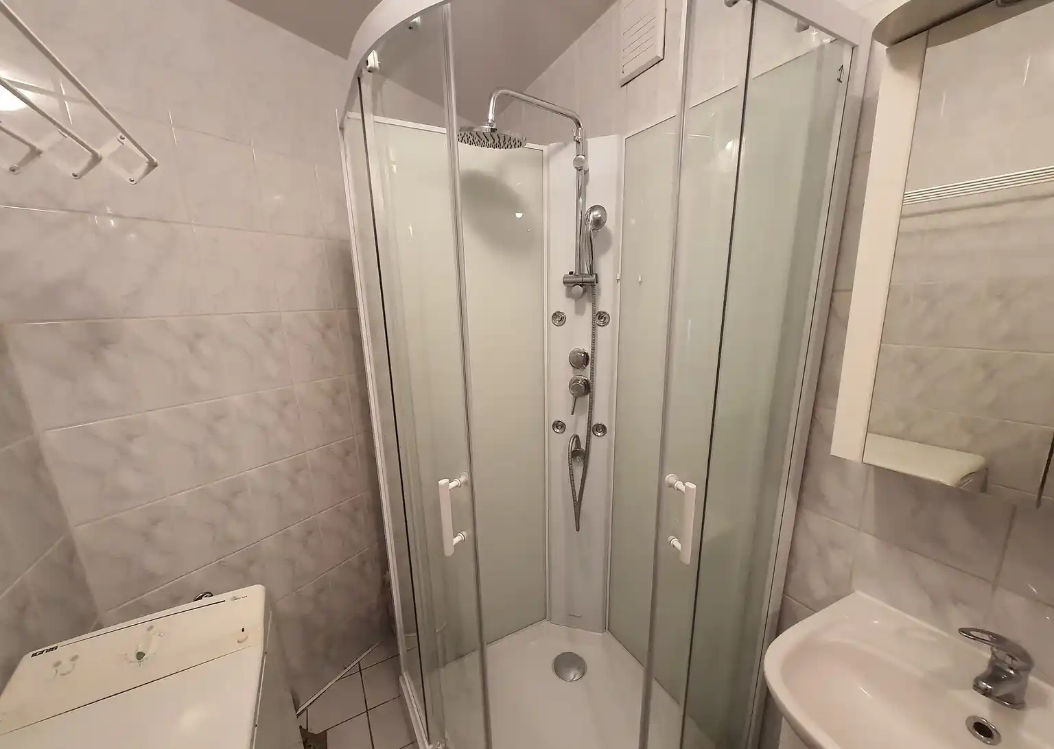 54 m, 2 duże pokoje, piwnica, balkon, niski czynsz, bez pośredników - zdjęcie 8