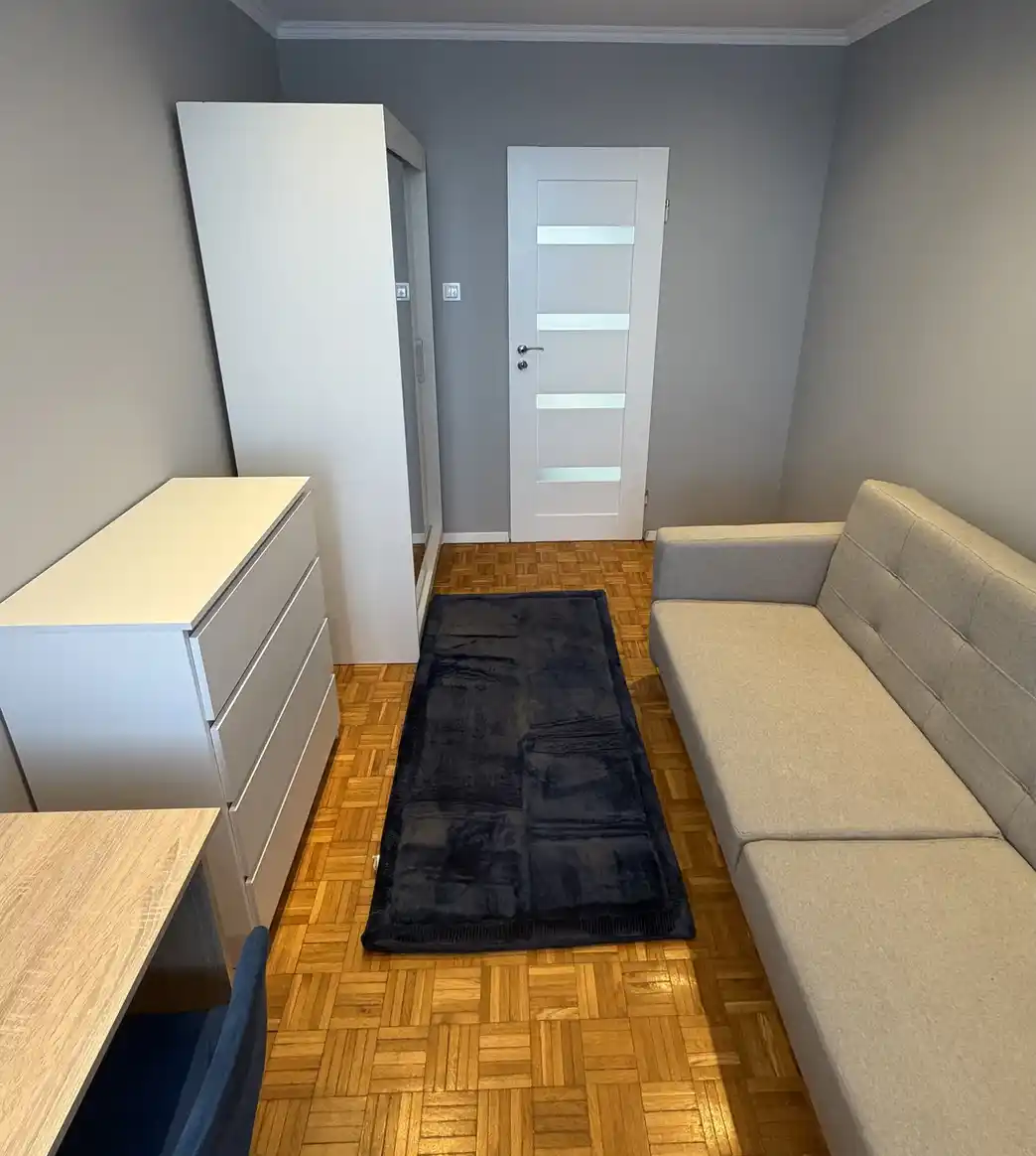 Pokój / mieszkanie 50 m² przy metrze praktycznie na wyłączność - zdjęcie 6