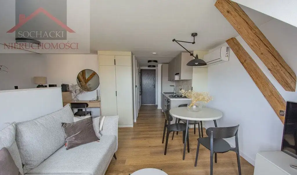 Atrakcyjne mieszkanie w ścisłym centrum - zdjęcie 5