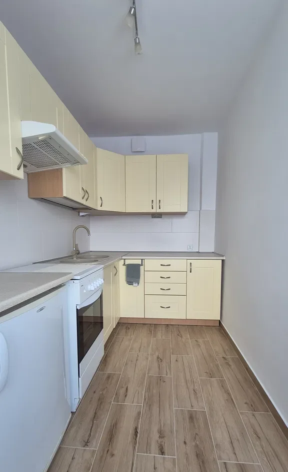 Kawalerka świeżo po remoncie - 32,7 m² Os. Pnioki – Chorzów II - zdjęcie 2