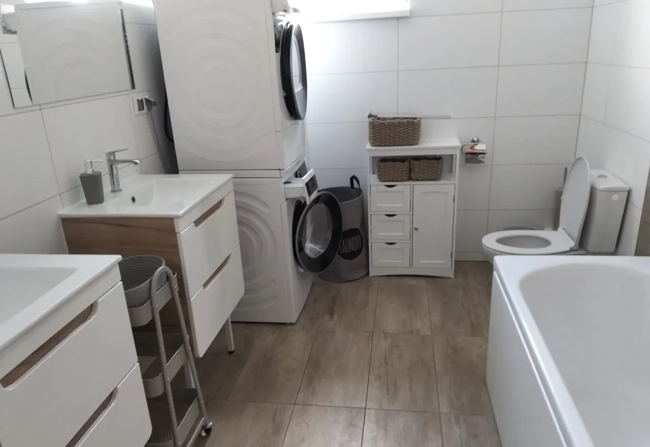 Dom bliźniak 145m2 z garażem i 5 pokojami w Domasławiu - zdjęcie 8