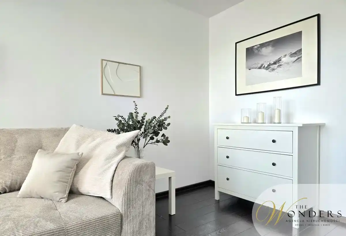 2 pokoje | 39.3 m2 | 7 piętro | winda | blok | pustak | drewniane okna | miejskie ogrzewanie | 1800 zł + czynsz 650 zł + prąd - zdjęcie 2