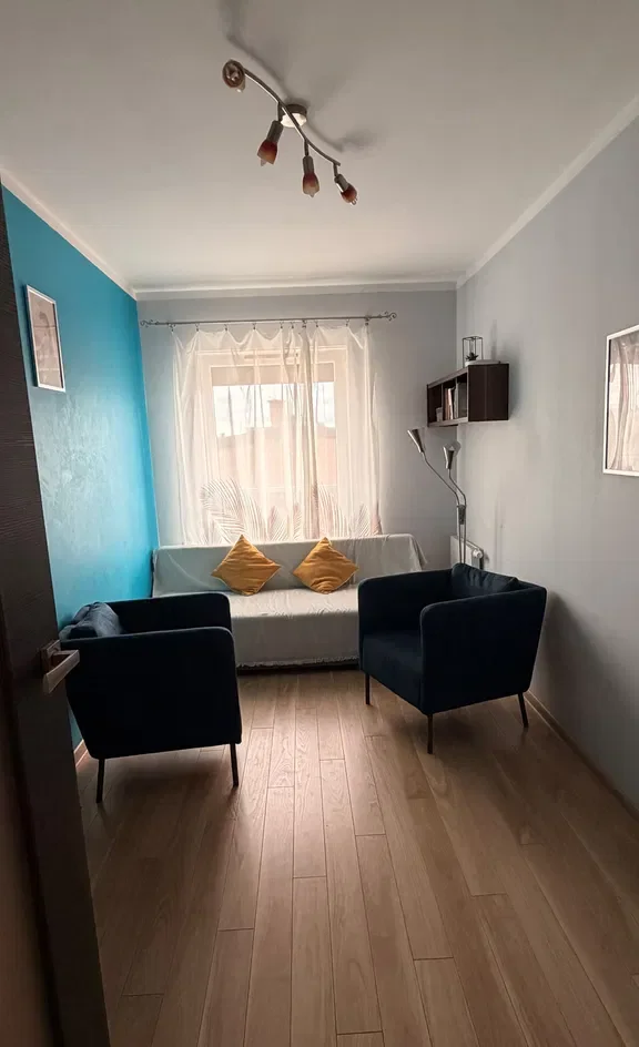 Mieszkanie w Śródmieściu z balkonem i windą - zdjęcie 4