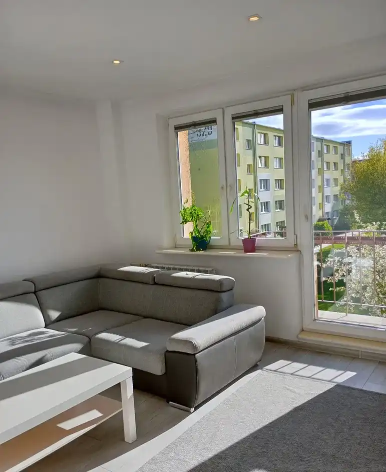 Dwupokojowe mieszkanie z balkonem, 1 piętro, 42m2