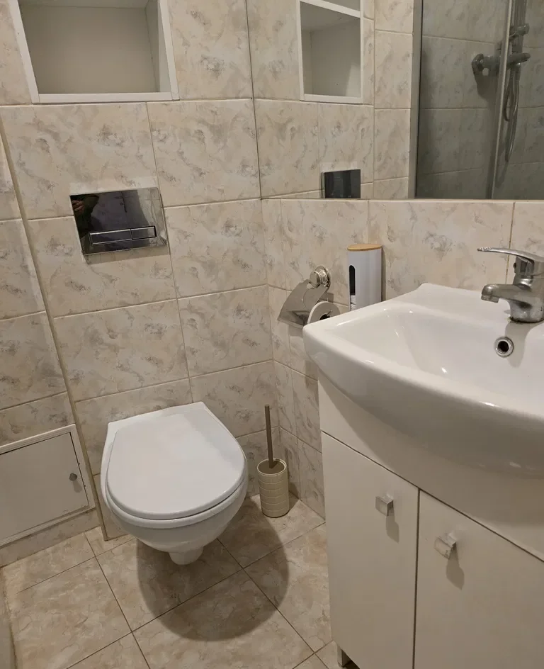 Blisko Manufaktury, duże 2 pok. mieszkanie w bloku z oddziel. kuchnią - zdjęcie 9