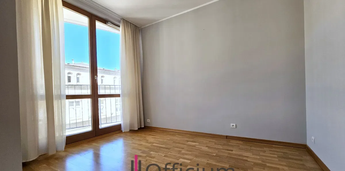 Apartament w nowoczesnym budynku, ścisłe centrum - zdjęcie 7
