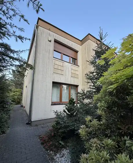 Smochowice, wygodny dom 140m2 z ogrodem - zdjęcie 2