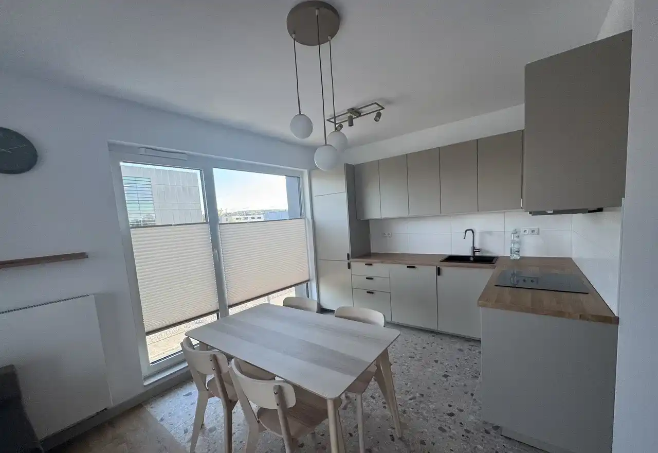 Nowe, garaż, balkon, osobna garderoba, darmowa siłownia, tramwaj