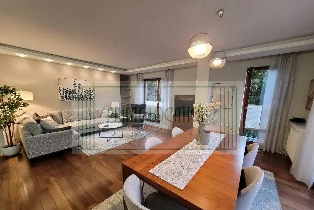 3 bedrooms / balcony / Łazienki Park window view