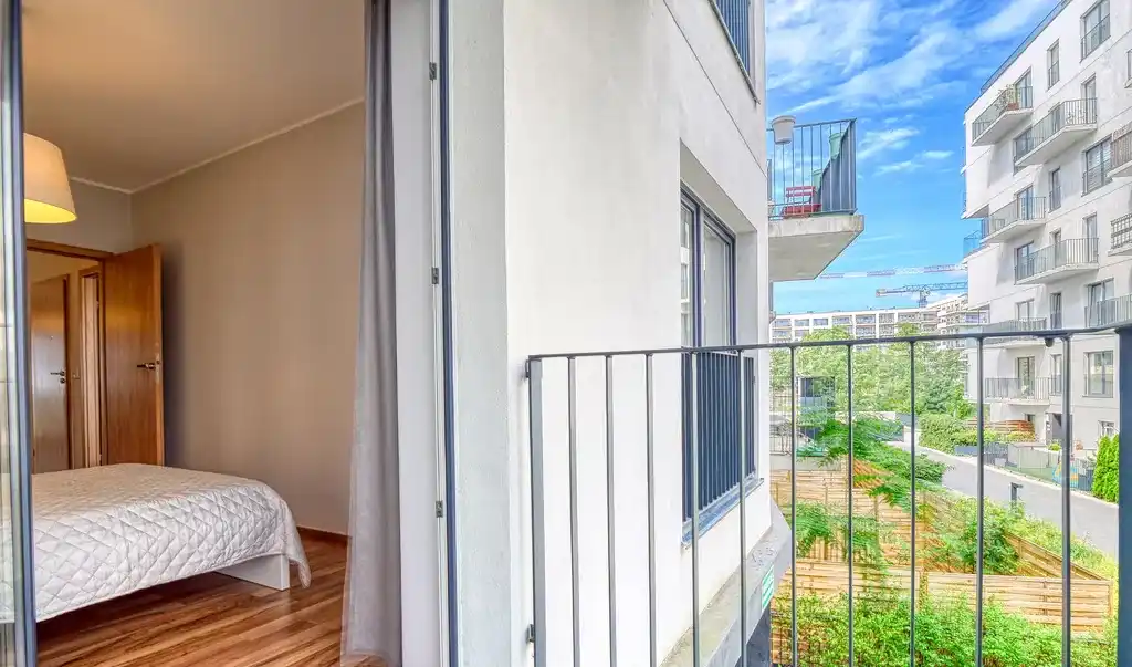 Przestronne mieszkanie w apartamentowcu przy rzece - zdjęcie 10