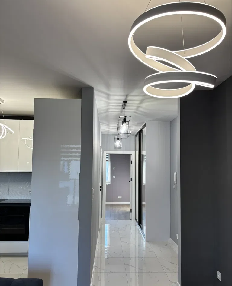 Stylowy Apartament na Wynajem – 2 Pokoje + 2 Miejsca Garażowe w Cenie! - zdjęcie 6