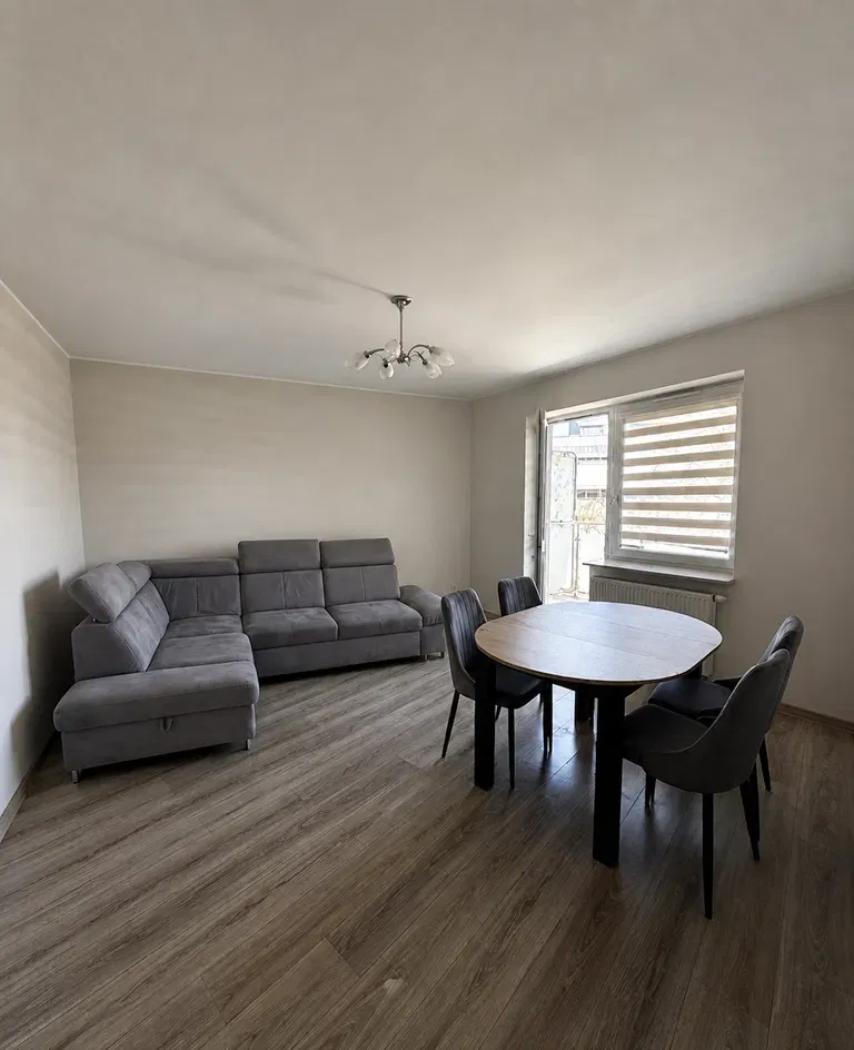 2 pokoje po remoncie, balkon, 1 piętro – Siedlce Nowy Świat
